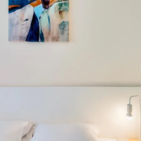 At - Sea View * Warna